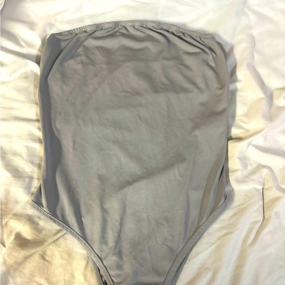 strapless grey bodysuit⭐️⭐️